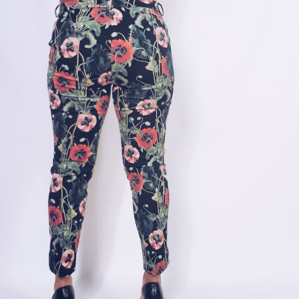 Floral Crop Pants - Picture 4 of 8